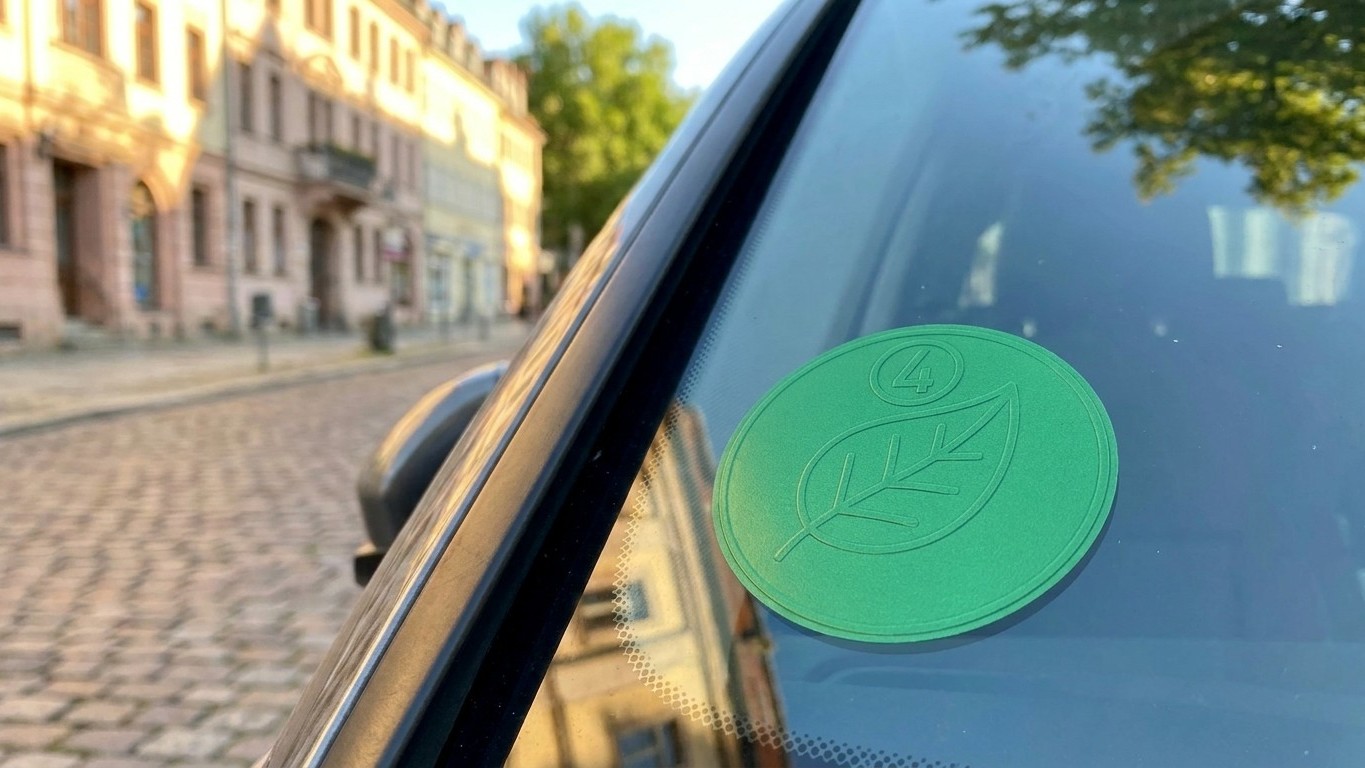 Ik betaalde meer dan 40.000 euro voor mijn splinternieuwe wagen: aan de rand van de Duitse stad bleek dat plots helemaal n...