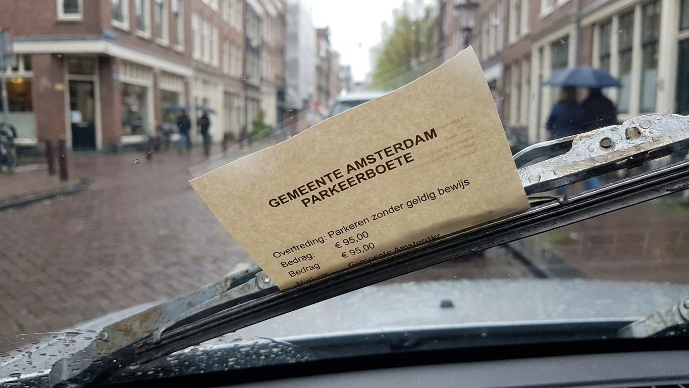 Ik reed met mijn Belgische plaat het centrum van Lyon binnen puur omdat de weg vrij was: bij het wegrijden zag ik pas wat ...